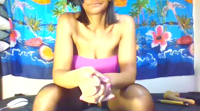 Snapshot of laetitiafun chatting on 03.03.25 laetitiafun online show from 03.03.25
