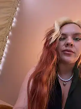 Snapshot of AnjaAmelia chatting on 07.20.26 AnjaAmelia online show from 07.20.26