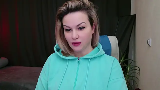 Snapshot of MishaMILF chatting on 03.12.25 MishaMILF online show from 03.12.25