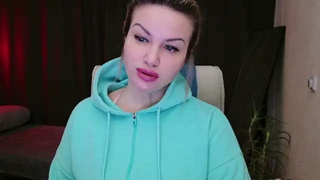 Snapshot of MishaMILF chatting on 03.13.25 MishaMILF online show from 03.13.25