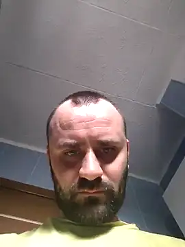 Snapshot of Govora chatting on 01.25.25 Govora online show from 01.25.25