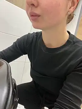 KrisMagnoly online show from 10.04.25