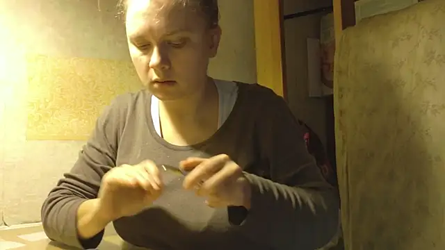 Snapshot of FrumCake chatting on 11.21.25 FrumCake online show from 11.21.25