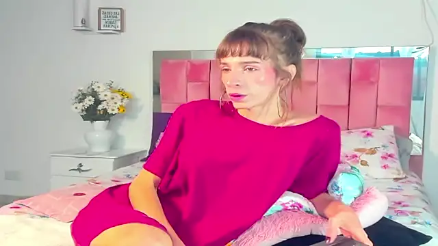 the queen aleja online show from 11.14.25