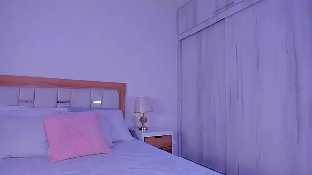 mia hank online show from 03.07.26