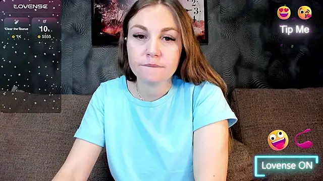 CassieMils online show from 12.04.25