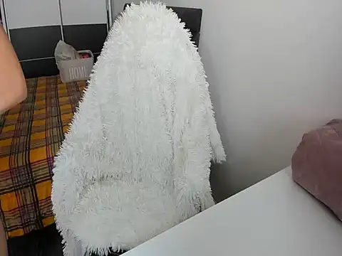 Snapshot of MeliEva chatting on 11.03.25 MeliEva online show from 11.03.25