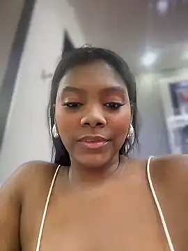 Snapshot of Tayra_Siny chatting on 01.20.25 Tayra Siny online show from 01.20.25