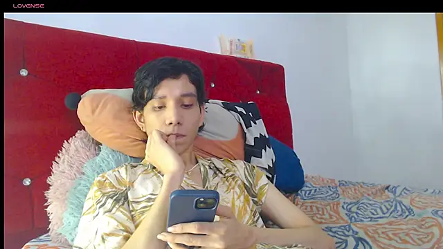 LAICK 01 online show from 04.22.26