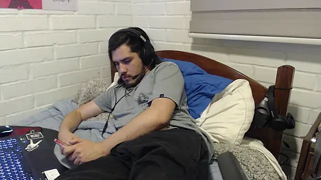 hung weeb online show from 12.19.24