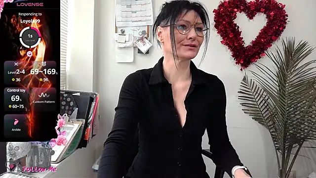 Snapshot of City_Kat chatting on 01.15.25 City Kat online show from 01.15.25