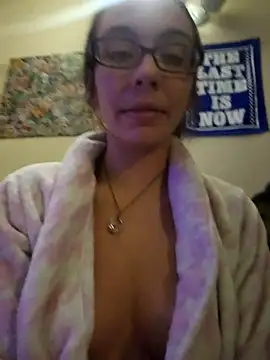 Snapshot of ashleybelle815 chatting on 11.12.25 ashleybelle815 online show from 11.12.25