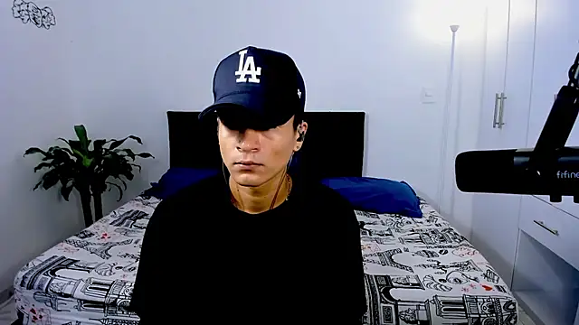 Snapshot of Eiden_allenx chatting on 12.27.24 Eiden allenx online show from 12.27.24