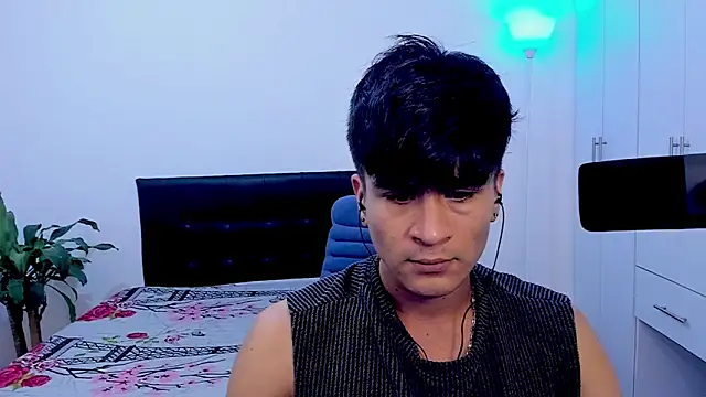 Snapshot of Eiden_allenx chatting on 02.10.25 Eiden allenx online show from 02.10.25
