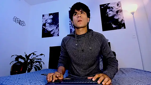 Snapshot of Eiden_allenx chatting on 09.21.25 Eiden allenx online show from 09.21.25