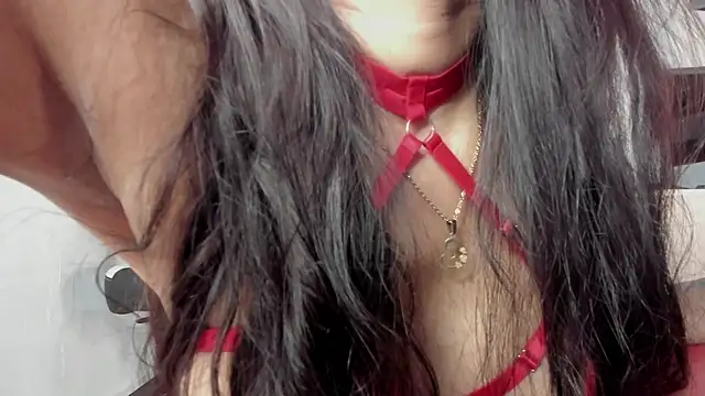 Snapshot of gingirel_ chatting on 10.31.25 gingirel  online show from 10.31.25