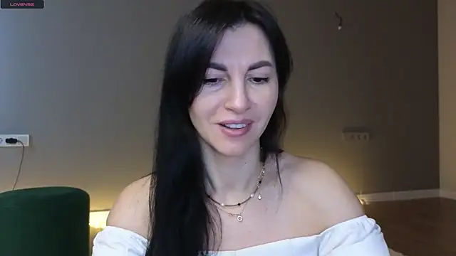 Mary love16 online show from 01.31.25