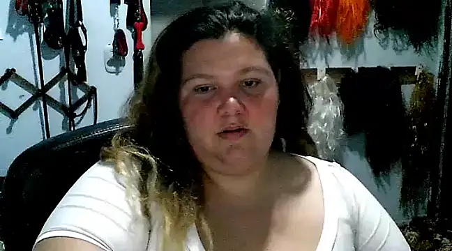 squirt322bbw online show from 02.17.25