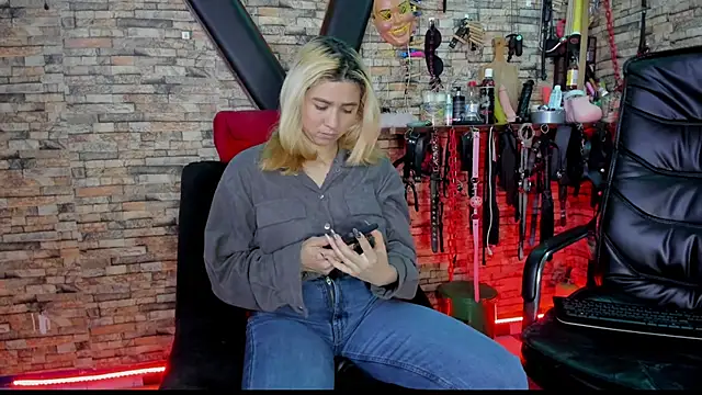 Liltildeman moon online show from 11.30.25