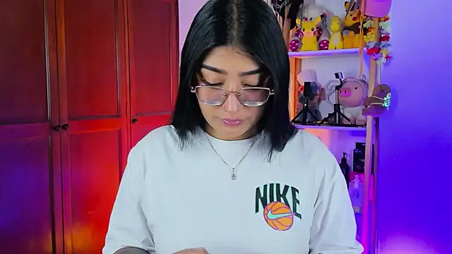 eymy-hadid online show from 12.22.25