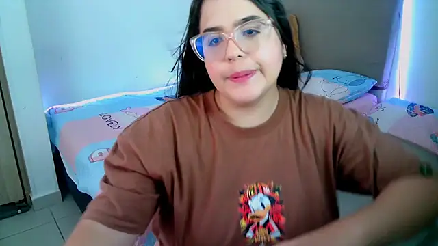 Snapshot of _alicia_z chatting on 02.11.25 alicia z online show from 02.11.25