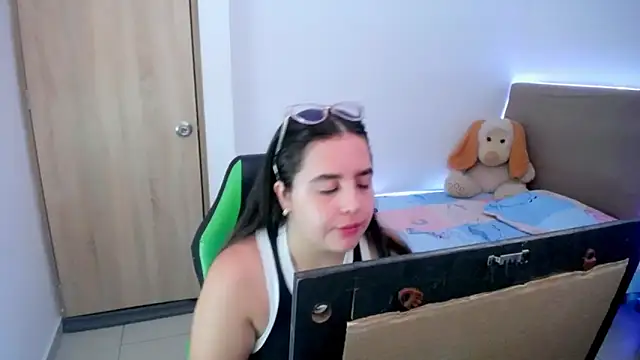 Snapshot of _alicia_z chatting on 02.26.25 alicia z online show from 02.26.25