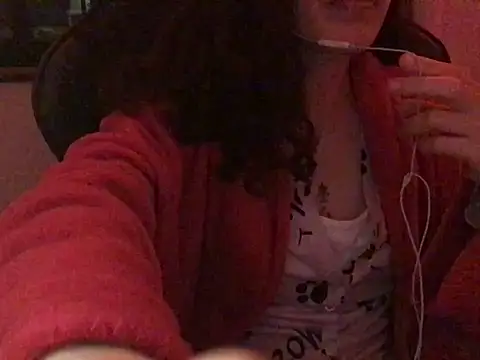 Snapshot of YumieCp chatting on 02.26.25 YumieCp online show from 02.26.25