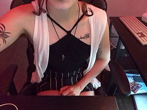 Snapshot of YumieCp chatting on 10.10.25 YumieCp online show from 10.10.25