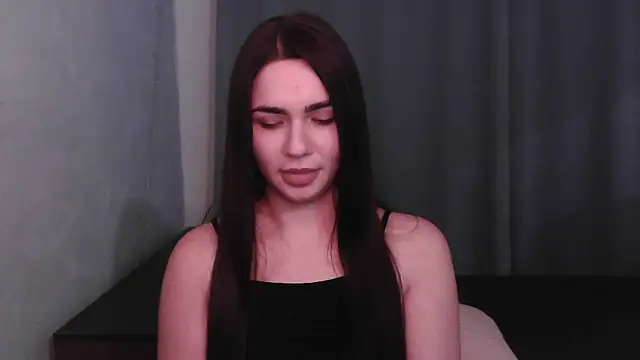 Snapshot of HannahMeid chatting on 12.09.24 HannahMeid online show from 12.09.24