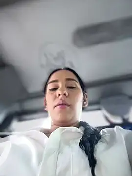 Snapshot of __IRIS__ chatting on 03.18.26 IRIS online show from 03.18.26