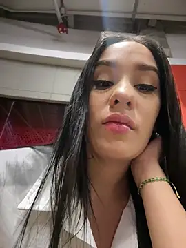 Snapshot of __IRIS__ chatting on 04.21.26 IRIS online show from 04.21.26