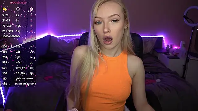 Snapshot of AmandaFiree chatting on 03.07.25 AmandaFiree online show from 03.07.25