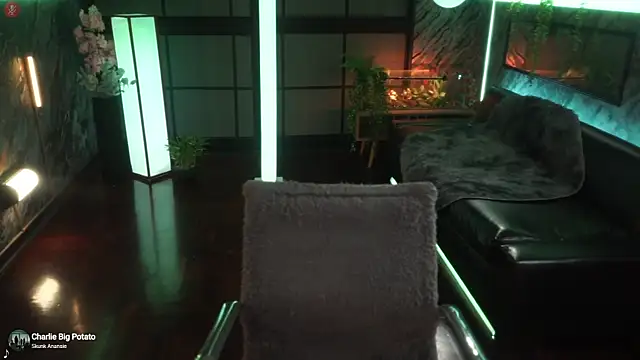 Snapshot of alessa_goreng chatting on 11.22.25 alessa goreng online show from 11.22.25