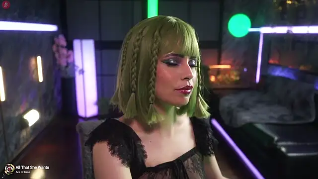 Snapshot of alessa_goreng chatting on 12.20.25 alessa goreng online show from 12.20.25