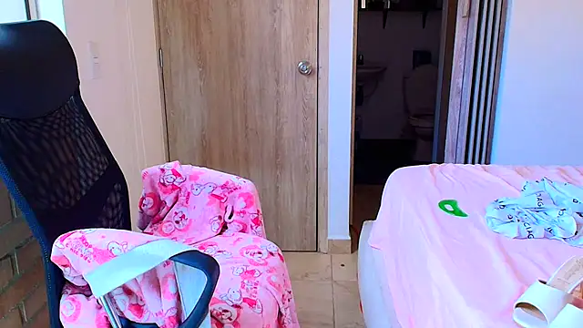 sara2520 online show from 12.13.25