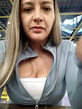 Snapshot of alana_69 chatting on 06.25.26 alana 69 online show from 06.25.26