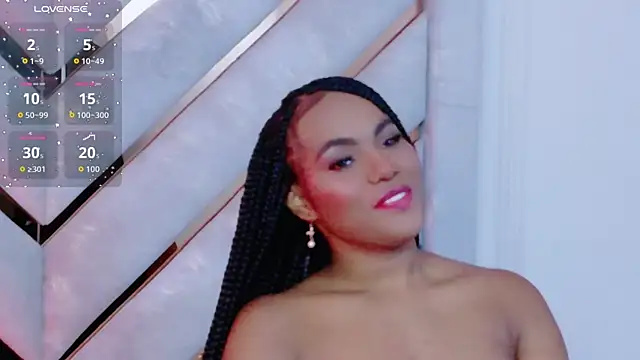 Snapshot of Sara_Boom chatting on 06.18.26 Sara Boom online show from 06.18.26