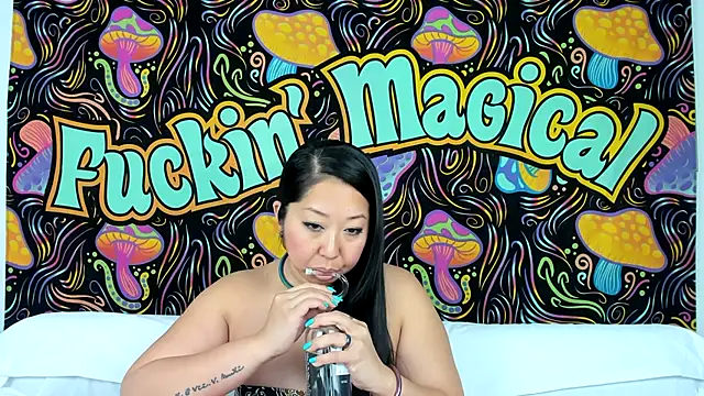 Snapshot of Lexie-Mack chatting on 11.11.25 Lexie-Mack online show from 11.11.25