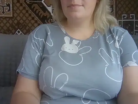 Snapshot of Diana_Britt chatting on 10.04.25 Diana Britt online show from 10.04.25
