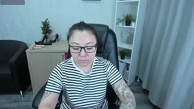 Snapshot of gentle_muse chatting on 01.14.25 gentle muse online show from 01.14.25