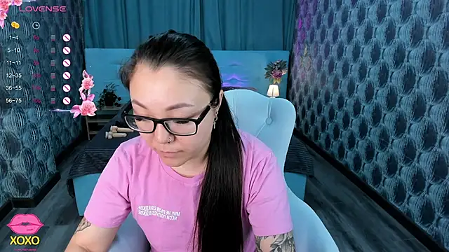 Snapshot of gentle_muse chatting on 03.01.25 gentle muse online show from 03.01.25