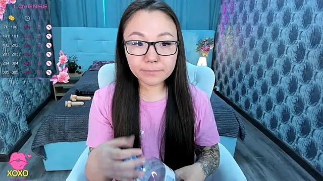 Snapshot of gentle_muse chatting on 03.01.25 gentle muse online show from 03.01.25