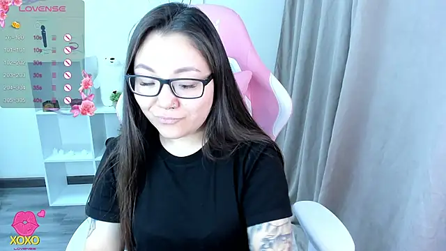 Snapshot of gentle_muse chatting on 03.19.25 gentle muse online show from 03.19.25