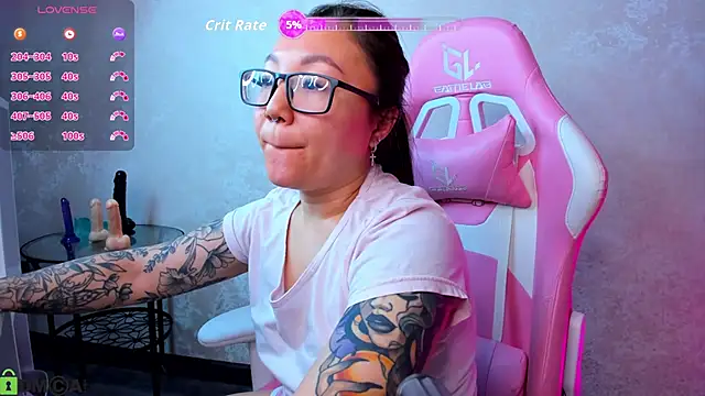 Snapshot of gentle_muse chatting on 11.08.25 gentle muse online show from 11.08.25