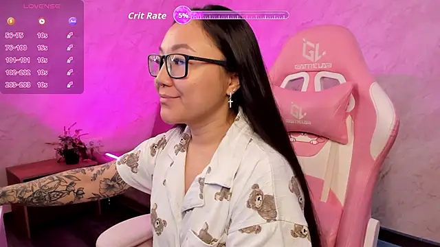 Snapshot of gentle_muse chatting on 12.04.25 gentle muse online show from 12.04.25