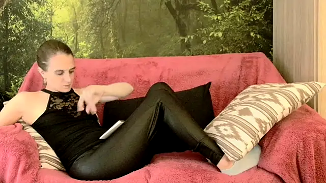 LadyChantale online show from 02.17.25