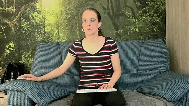 LadyChantale online show from 03.05.25