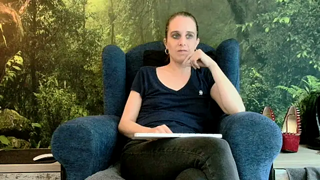 LadyChantale online show from 03.18.25