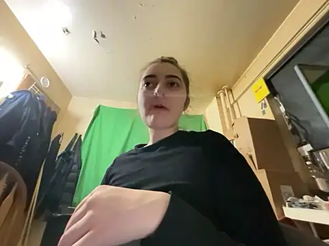 Snapshot of Snowbunnycake_131 chatting on 02.20.26 Snowbunnycake 131 online show from 02.20.26