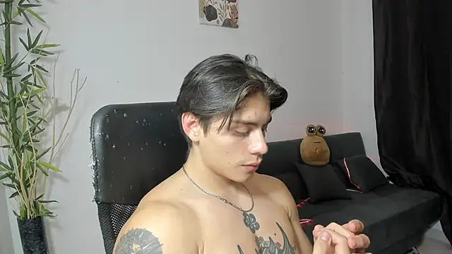 Giordano Russo online show from 01.04.25